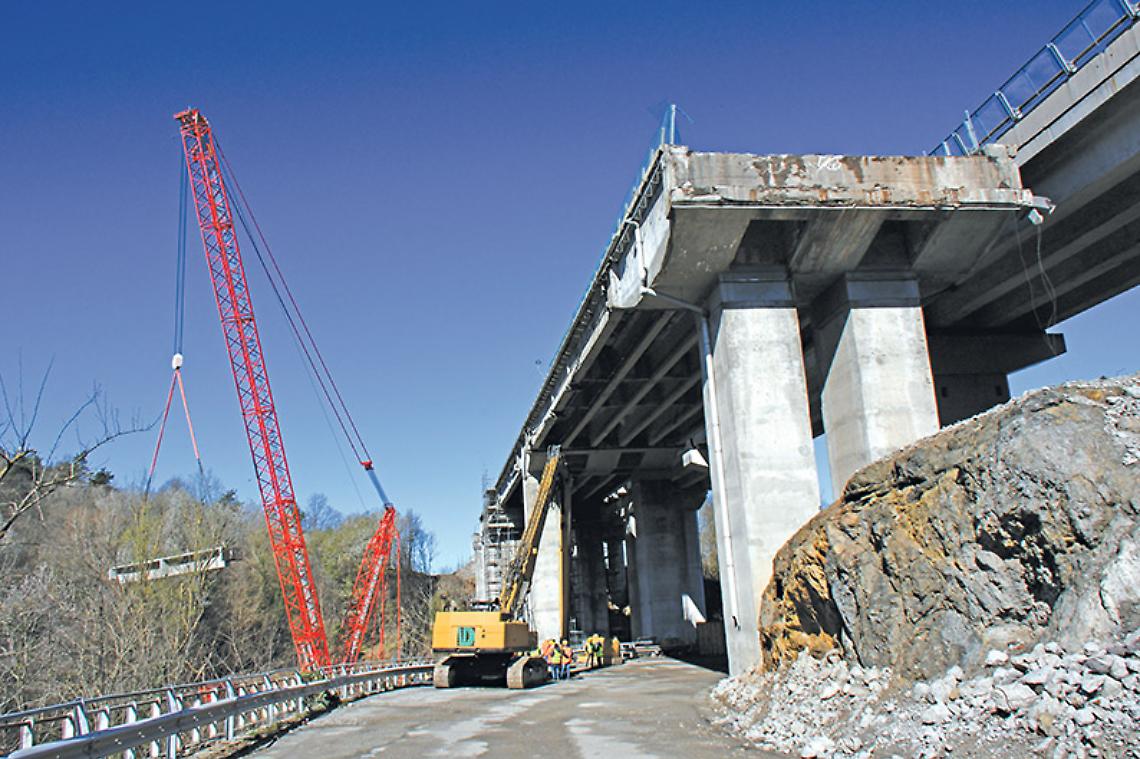 Lavori Di Demolizione Del Viadotto Mollere Sull'autostrada To Sv