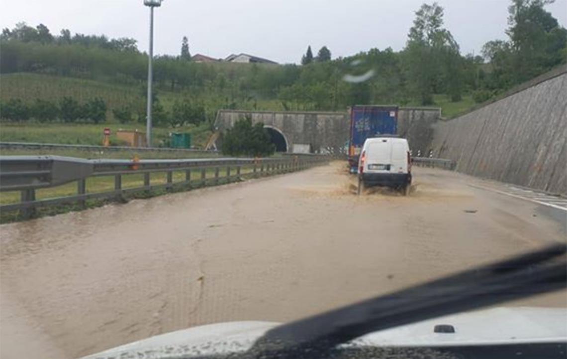 Autostrada A6 nubifragio