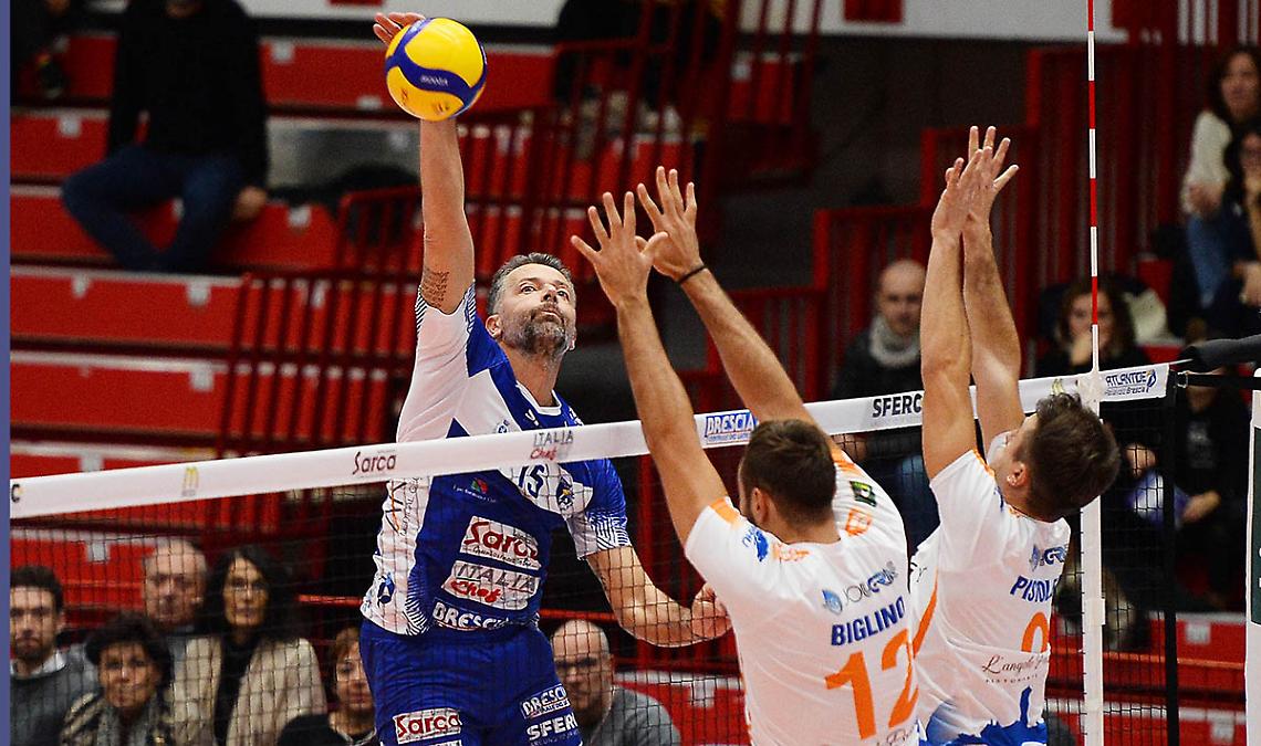 Cisolla in attacco contro il il Vbc Synergy Mondov&igrave; (foto Beppe Zamardelli)