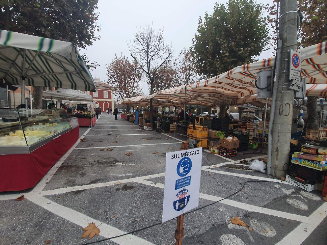 mercato a Carrù