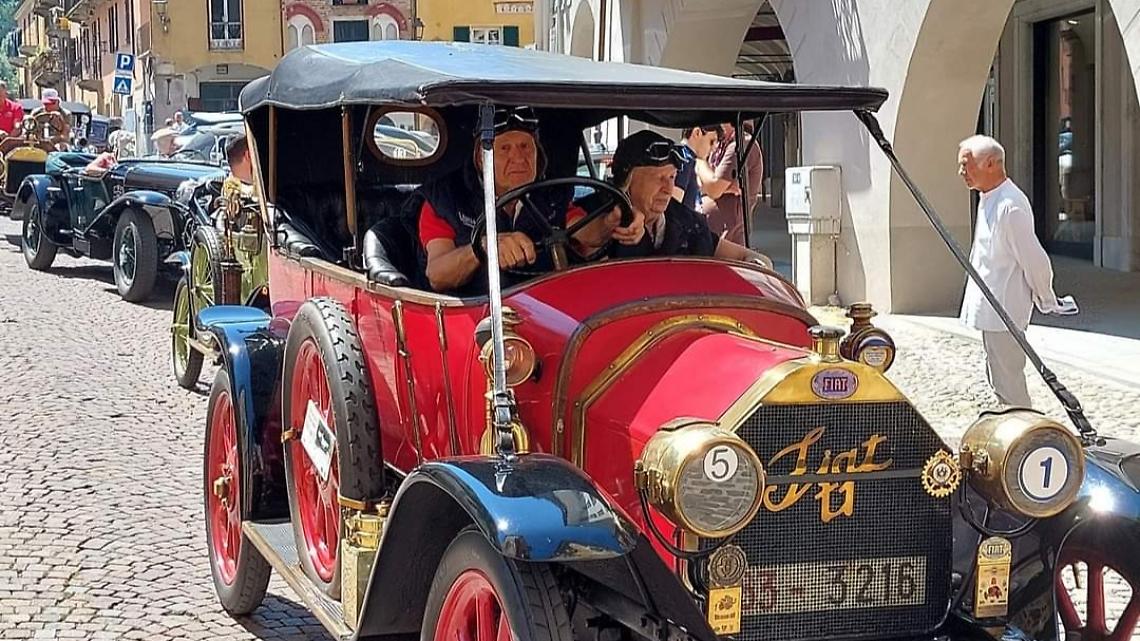 Auto Epoca Vecchie Signore Motori 2024 (1)