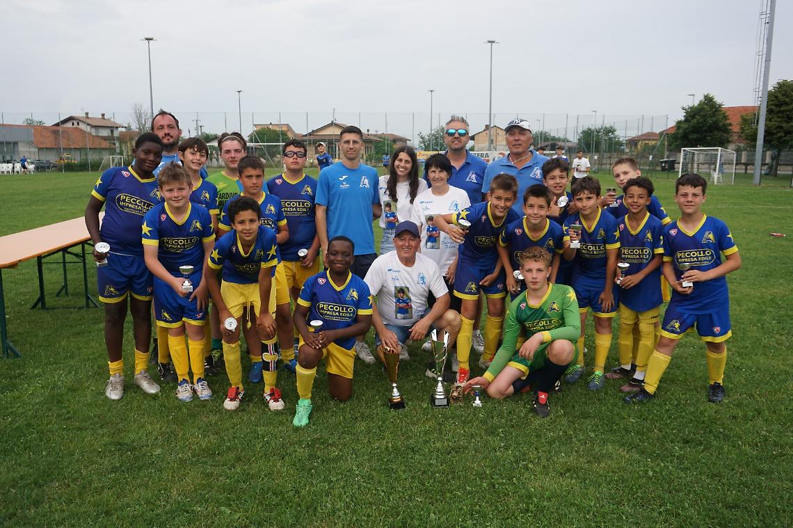 Mem Roccia - Azzurra Gialla e Blu 2013