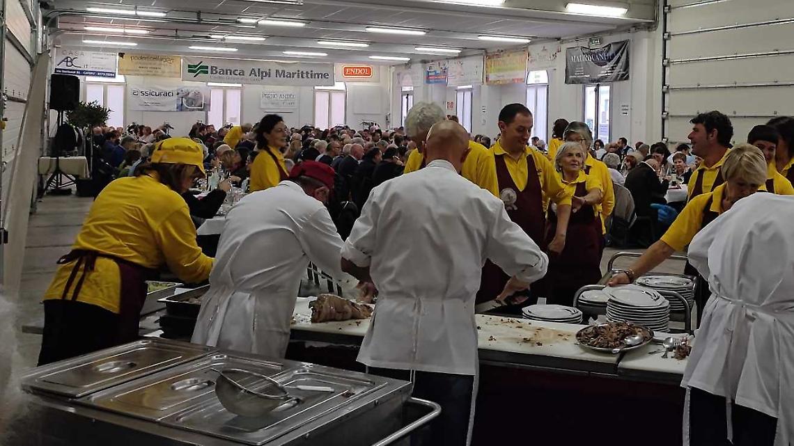 Carrù celebra Sant’Anna con una cena a base di pesce