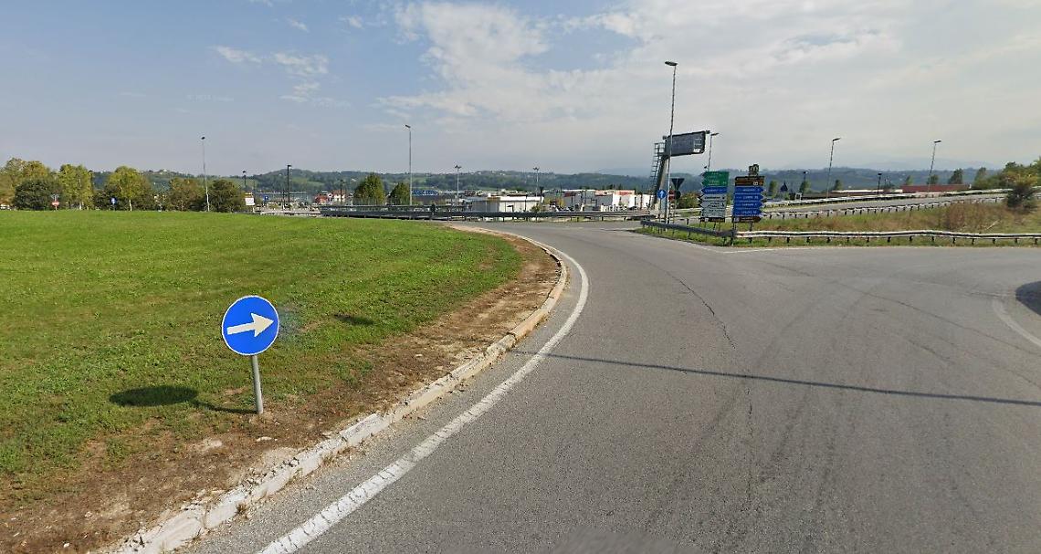 Due incidenti a due rotonde all'ingresso di Mondovì