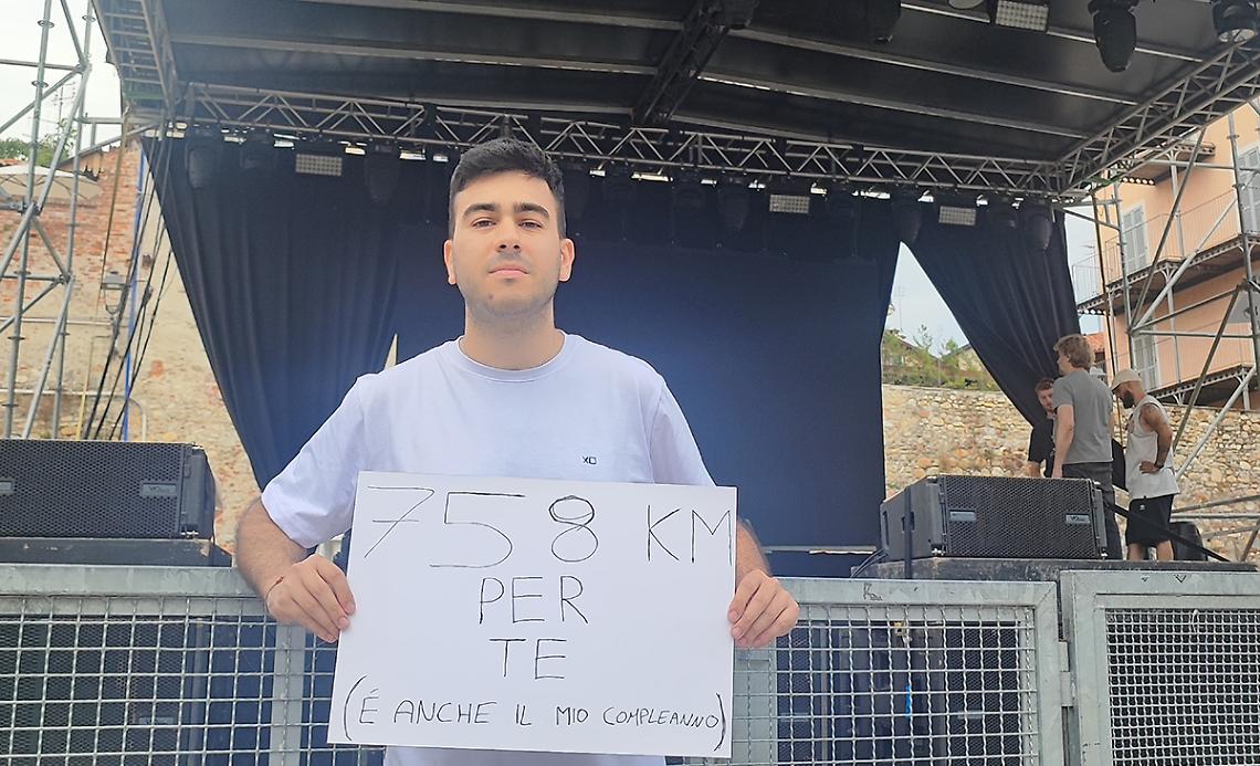 Nicolò, il fan di Rose Villain