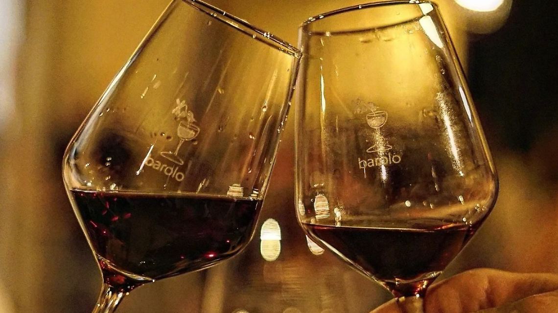 Barolo sotto le stelle: “Le notti del vino” tra calici, desideri e meraviglie celesti