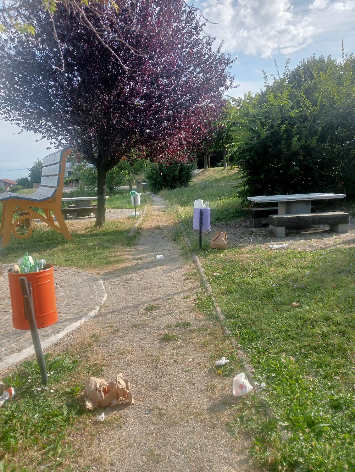 Rifiuti al Belvedere: il sindaco fa un appello contro l'inciviltà 