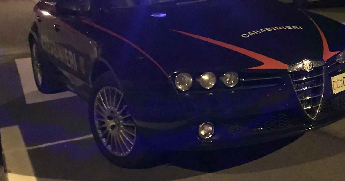 Minacciato con un coltellino, tentata rapina alla stazione 