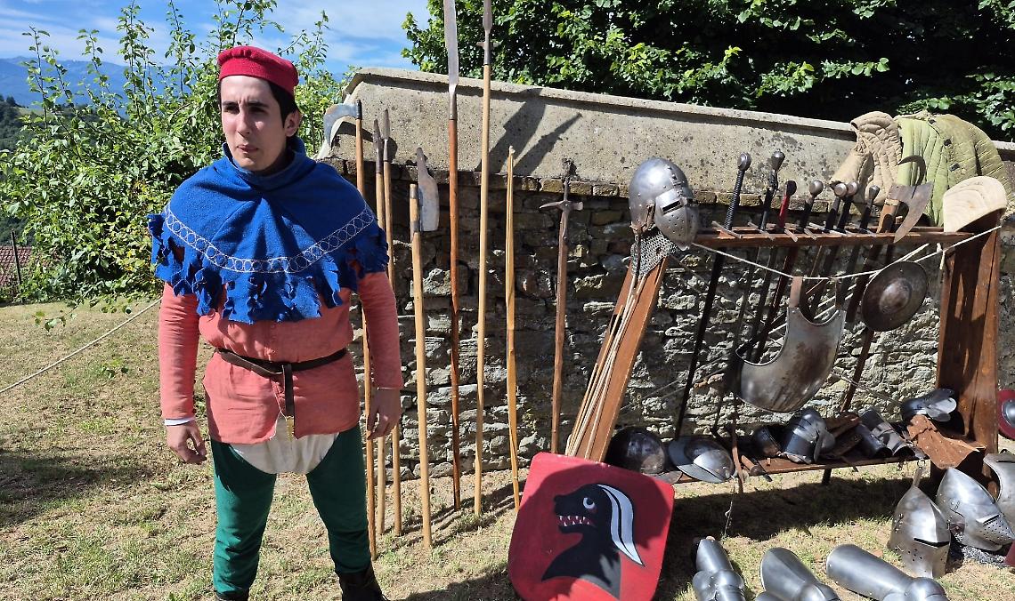 Cavalieri, armature e magia: il paese è tornato al Medioevo, rivivete le emozioni attraverso le nostre foto