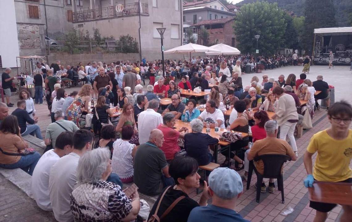 Nucetto da record: oltre mille persone alla tradizionale "Ceciata alla Zingarella"