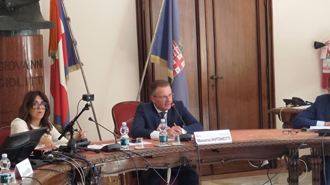 Dazi, la Provincia di Cuneo preoccupata: «Pesanti effetti sul settore del vino»