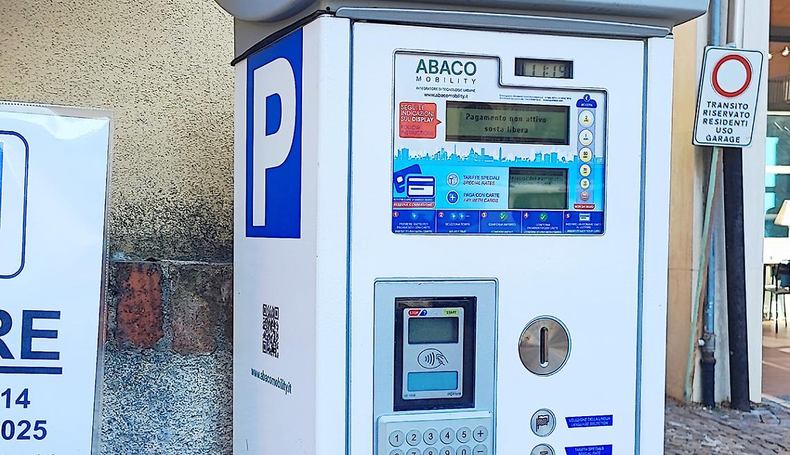 parcheggi Mondovì: un parchimetro