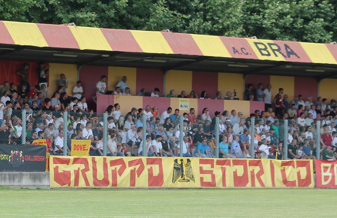 Il Bra giocherò a 200 km da casa: la politica cittadina litiga per il calcio