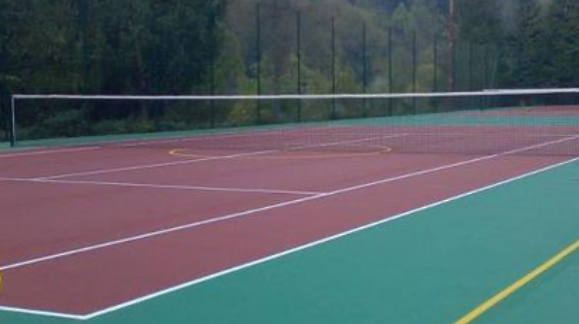 Estate a ritmo di tennis sul campo del Canalot