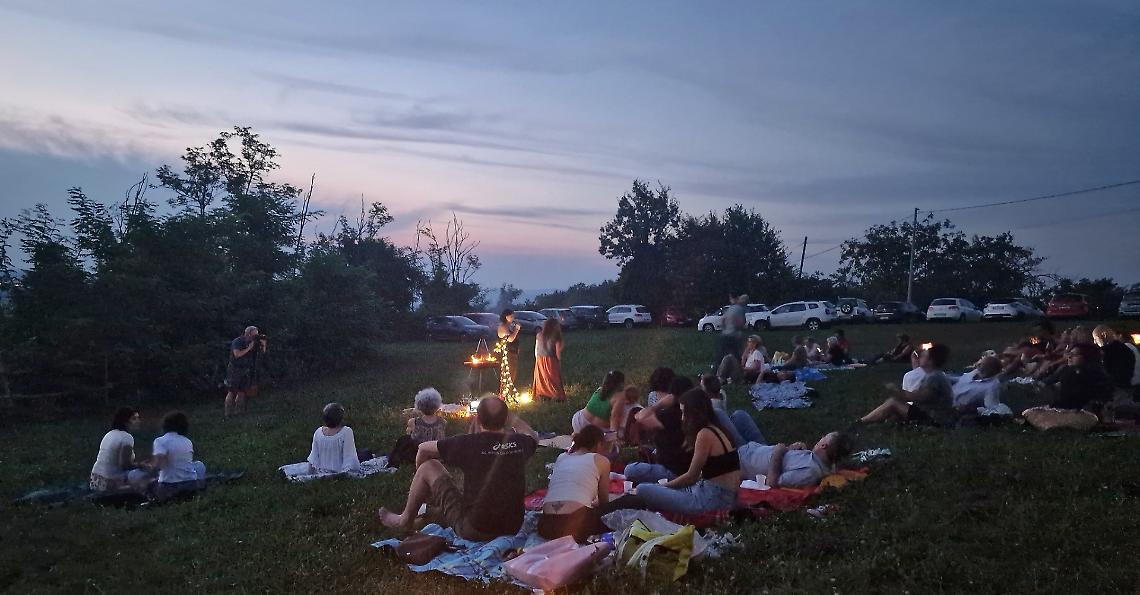 Musica e vino: J. Sinton illumina la notte di San Lorenzo, tra i calanchi e le Langhe