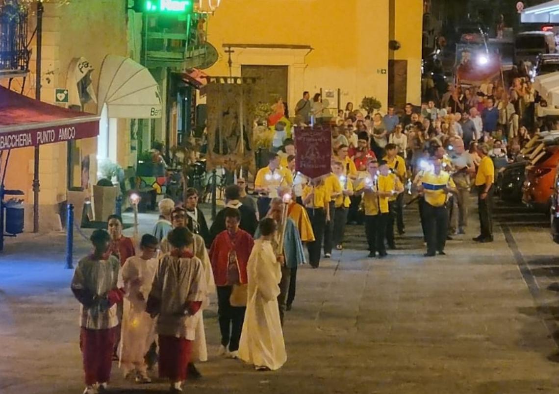 Murazzano festeggia San Lorenzo: processione e fuochi d'artificio, nella notte delle stelle cadenti 