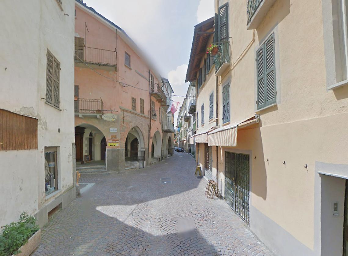 «Stop alle aperture di altri distributori automatici h 24 in centro»