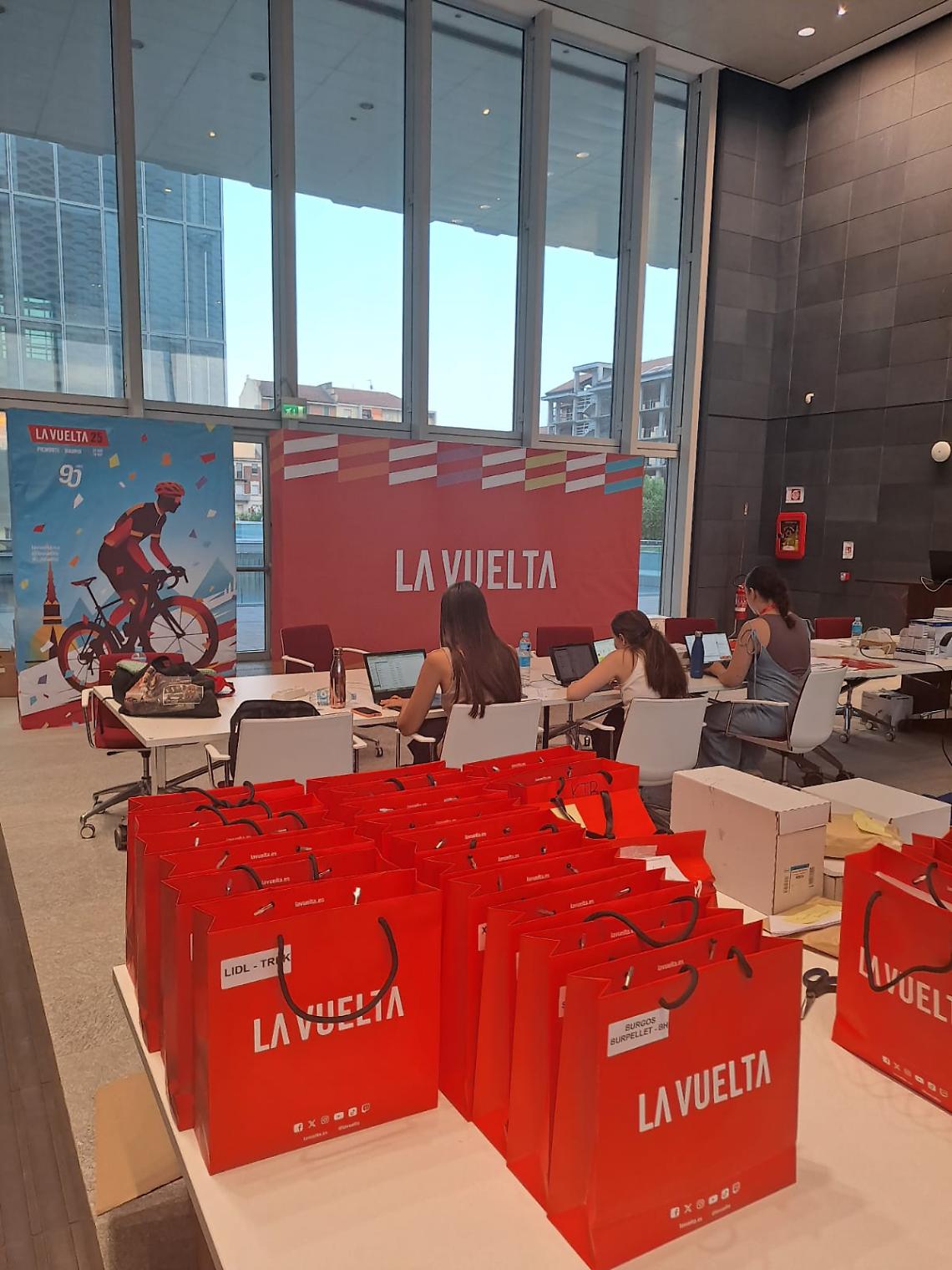 Apre il "quartier generale" per la Vuelta 2025