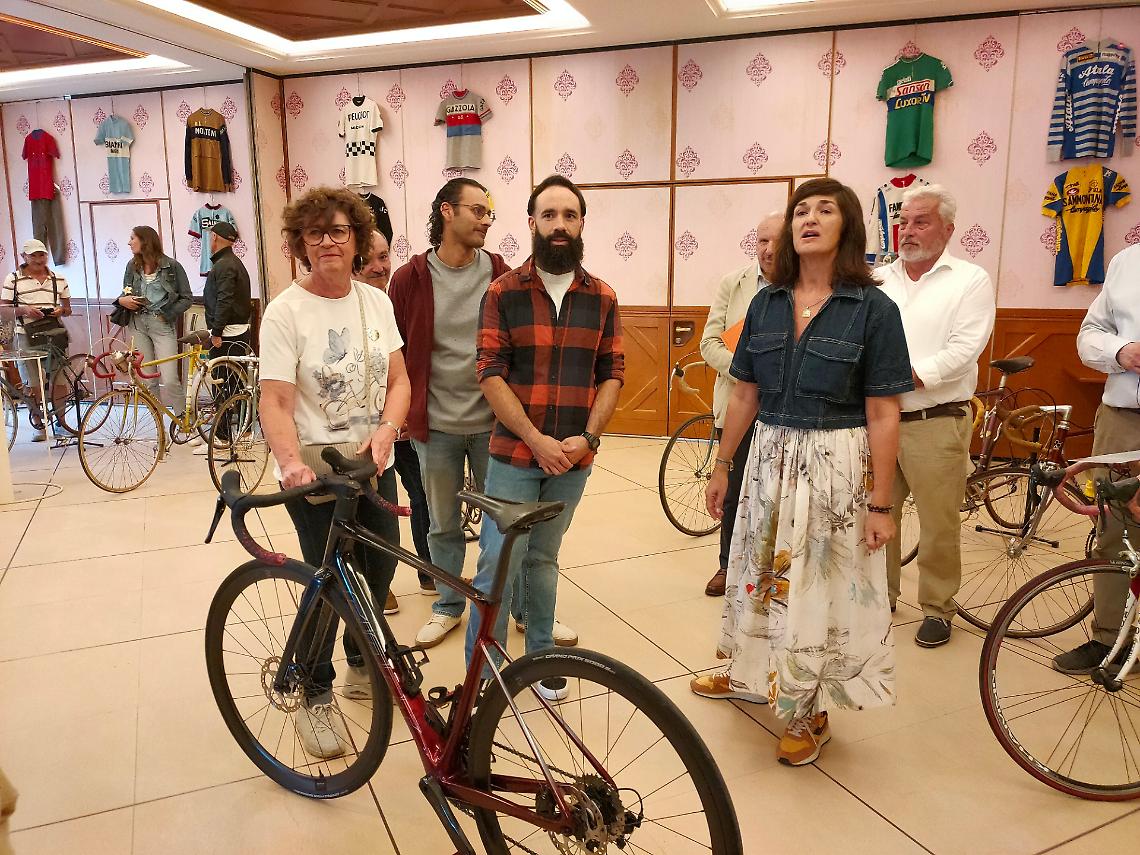 Celestino Camilla è tornato alla "Vuelta": fino a domenica la mostra al Grand Palais Excelsior