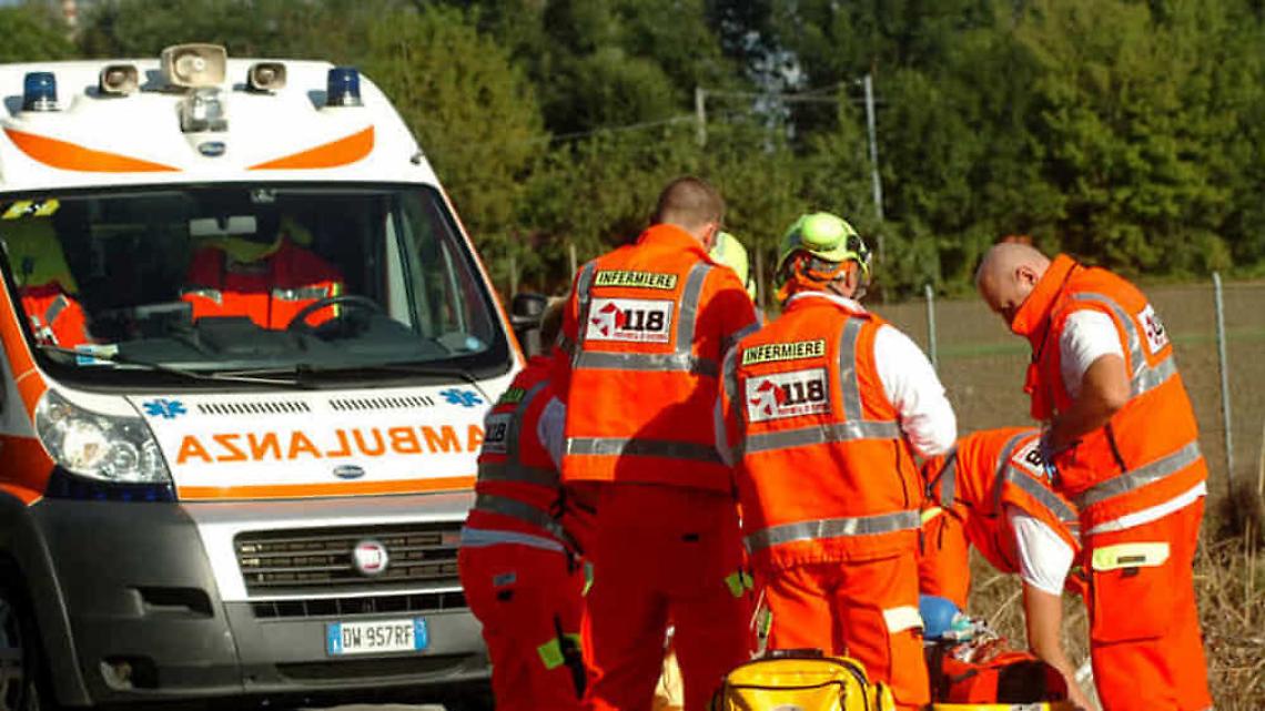 Moto contro un furgone a San Quintino: ferito il motociclista