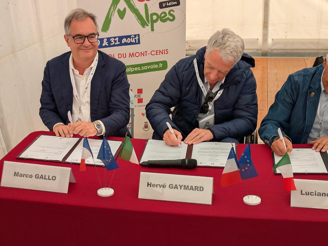 Mobilità, clima e giovani: le Alpi siglano l’intesa del futuro