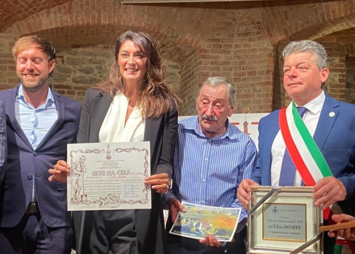 Premio "Schi-na ciná nel mondo" alla conduttrice tv Elisa Isoardi