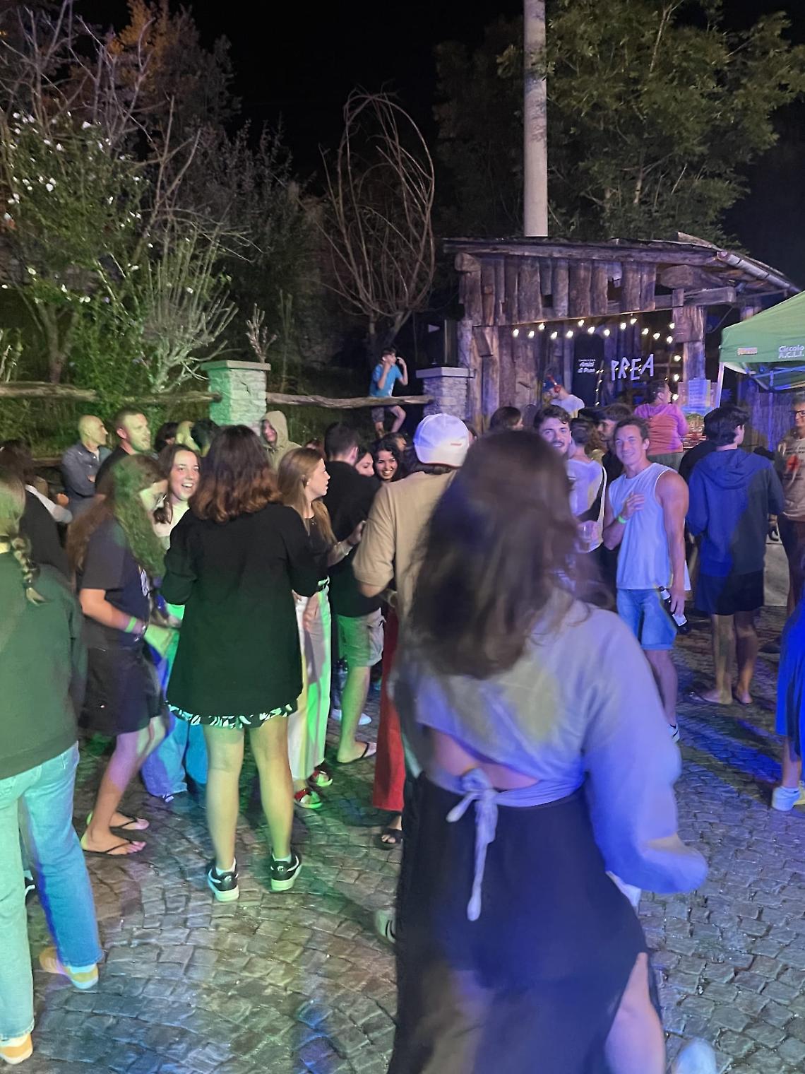 L'aperipizza di Ferragosto 2024 a Prea, con i ragazzi del progetto Erasmus + dell'estate scorsa
