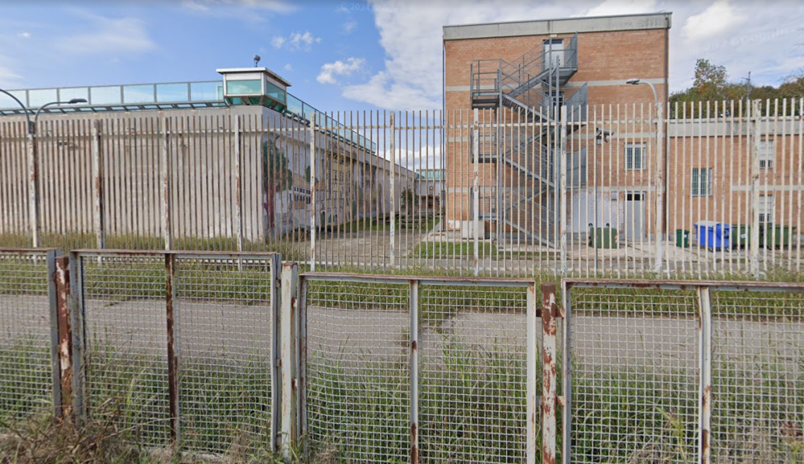 I Radicali al Carcere di Alba: «Un parcheggio di esseri umani. La frustrazione è altissima»