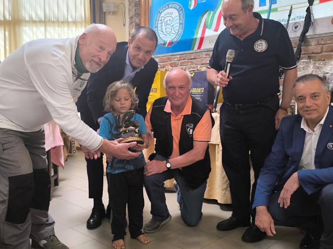 Marçelo, quattro anni ed è già un pescatore provetto!