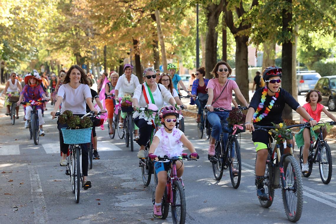 “Cuneo Bike Festival”: il villaggio in piazza Galiberti e la “seconda pedalata più lenta del mondo”