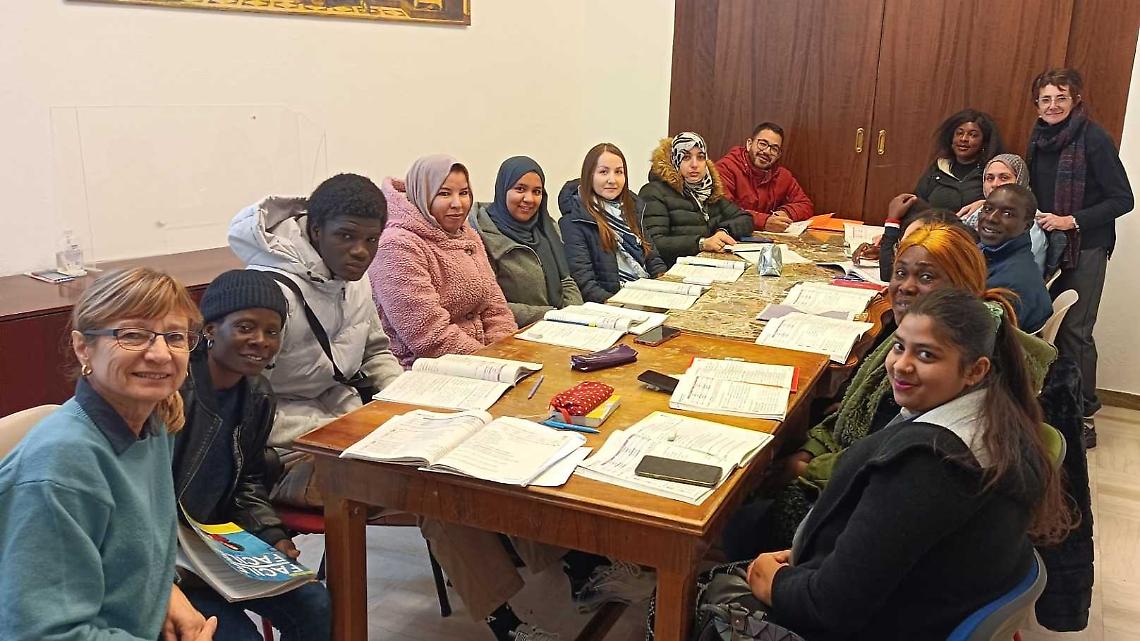 In gran parte madri, da quattro continenti: riparte la Scuola di italiano per Stranieri
