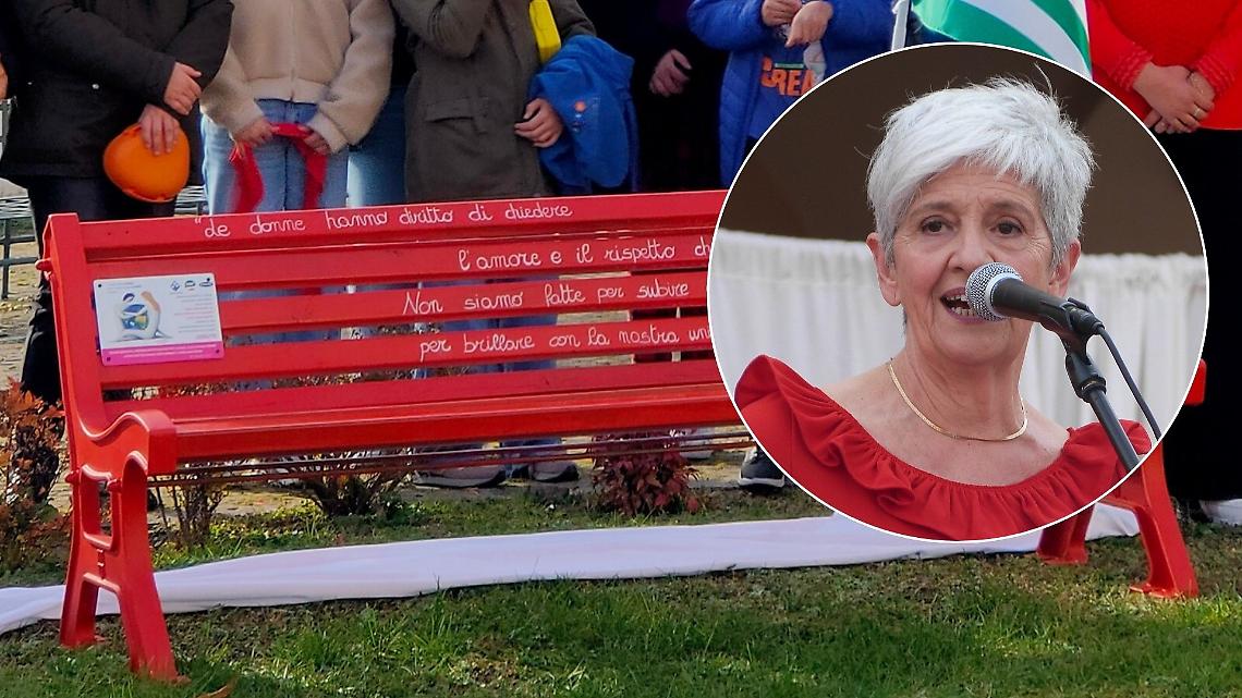 Donne libere ieri e oggi: il simbolo della panchina rossa contro la violenza e le persecuzioni