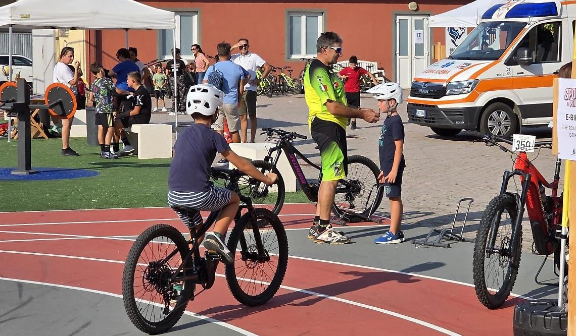 Volley, padel, danza, rugby e tanto altro: bimbi e ragazzi innamorati di "Sport in piazza"
