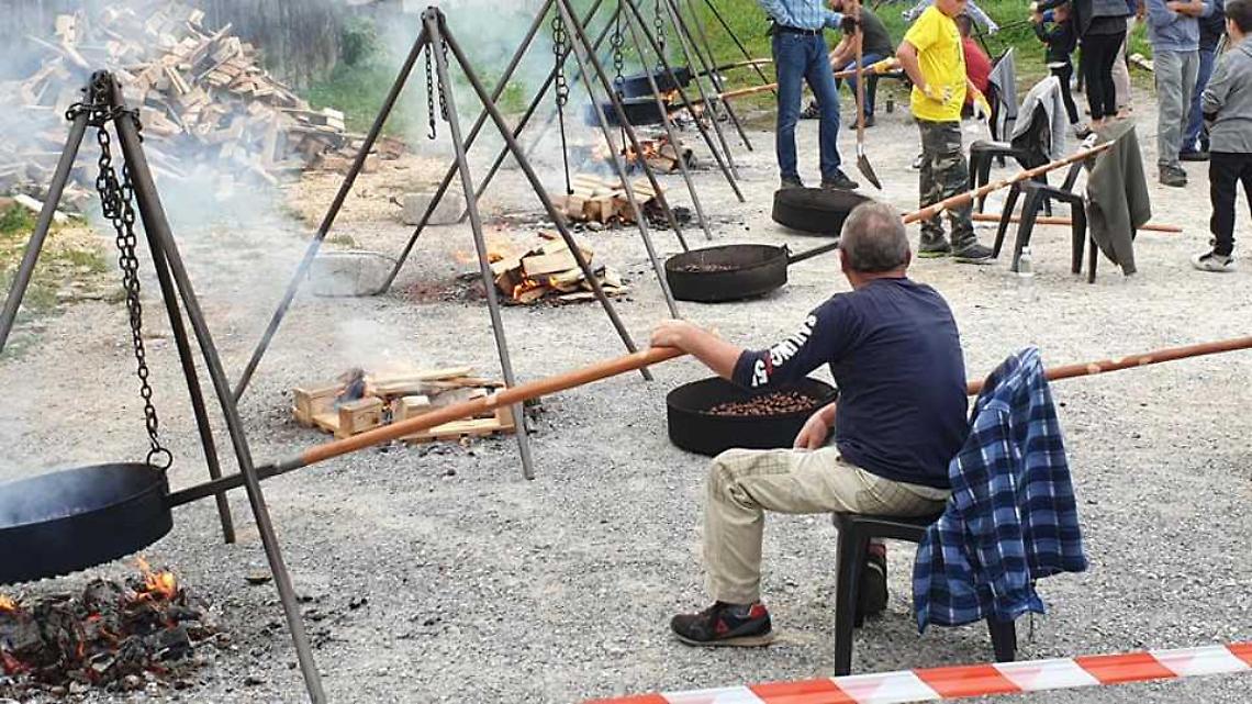 Roccaforte. Castagne e musica al Palaterme per celebrare l’autunno