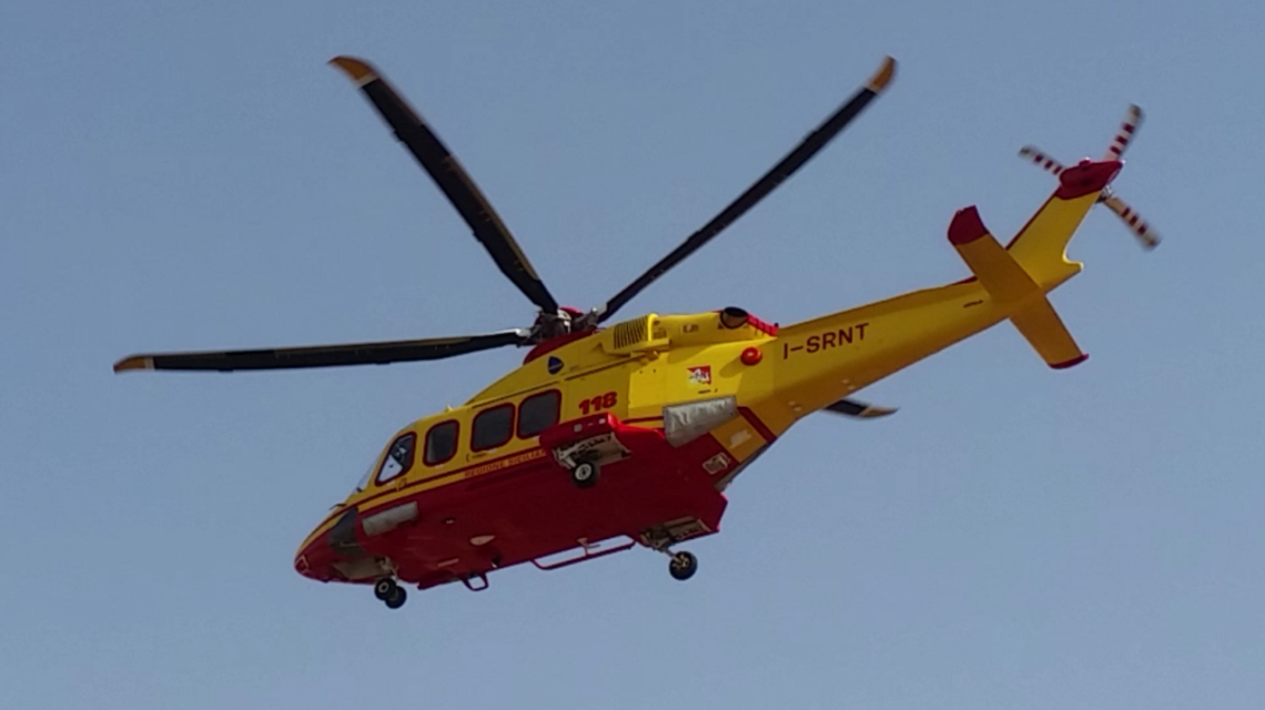 66enne in gravi condizioni dopo una caduta da un’impalcatura