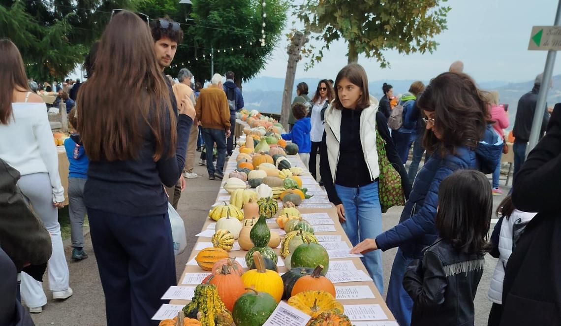 In migliaia alla prima giornata della Fiera della Zucca - Tutte le foto