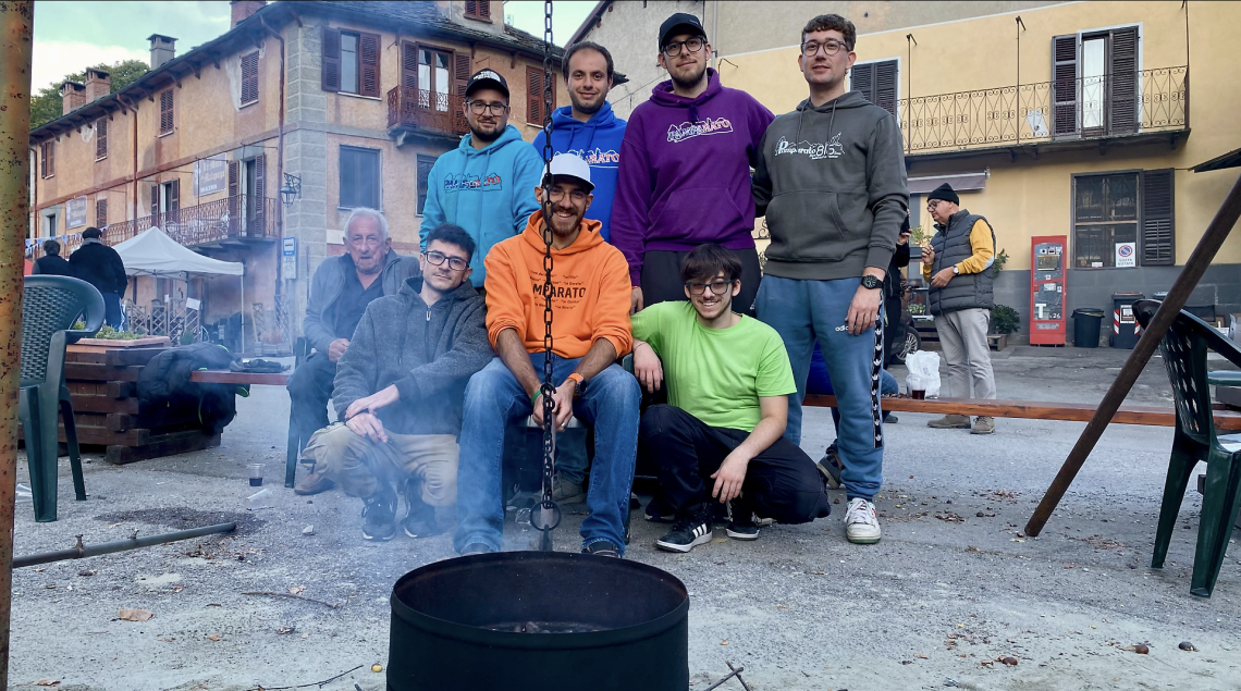 Pamparato in festa tra sole, musica e profumo di caldarroste