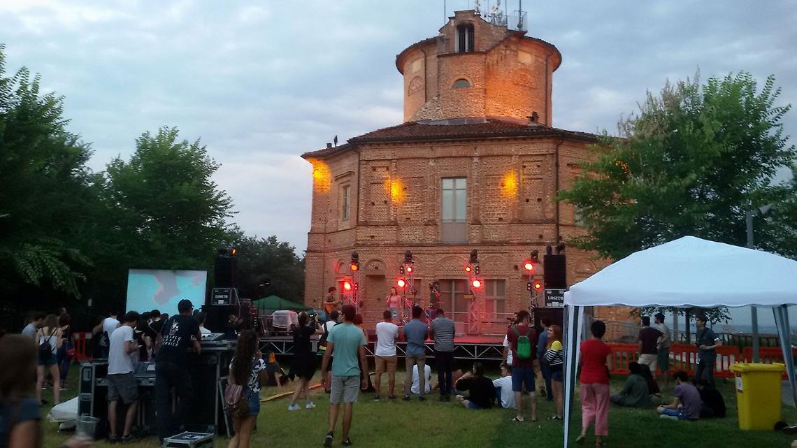 Artico-1-tra-cantautorato-ed-elettronica.jpg