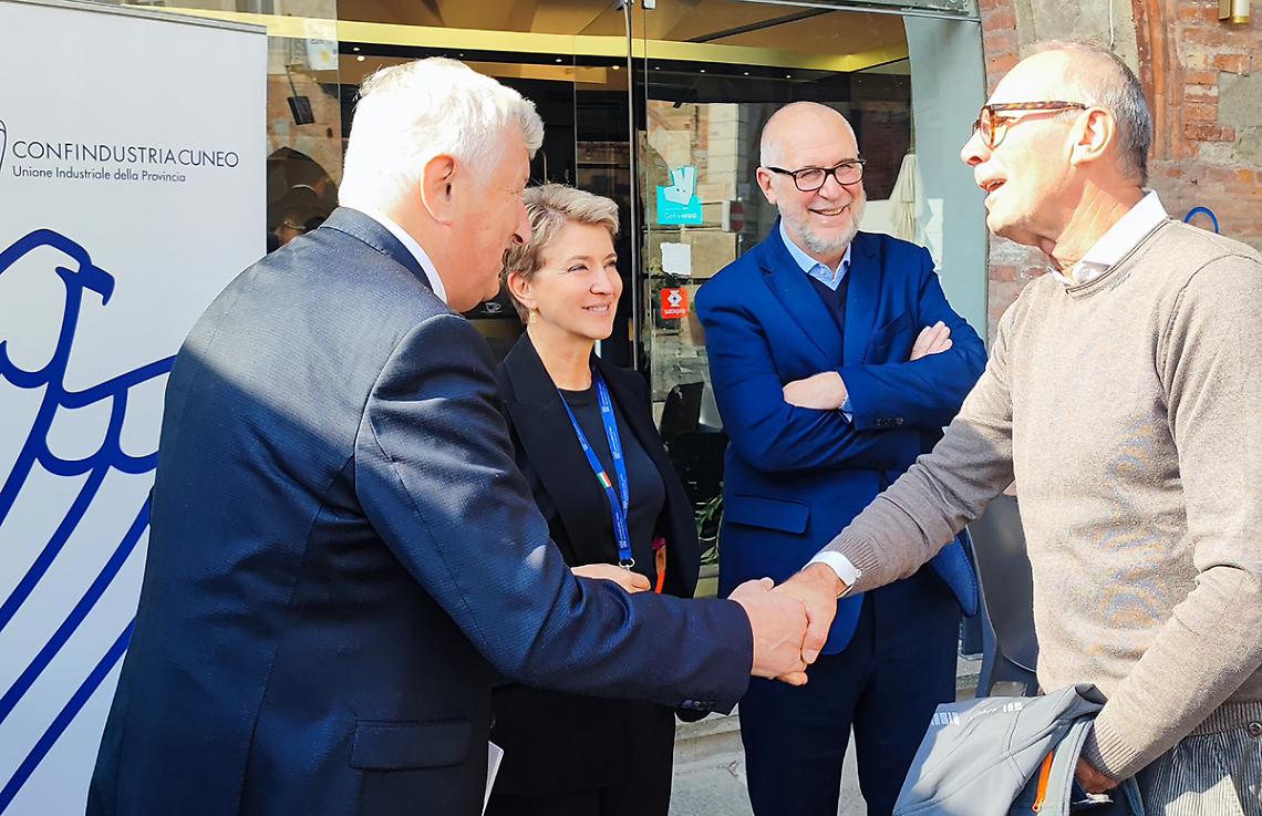Se le imprese non vanno da Confindustria... Confindustria va dalle imprese