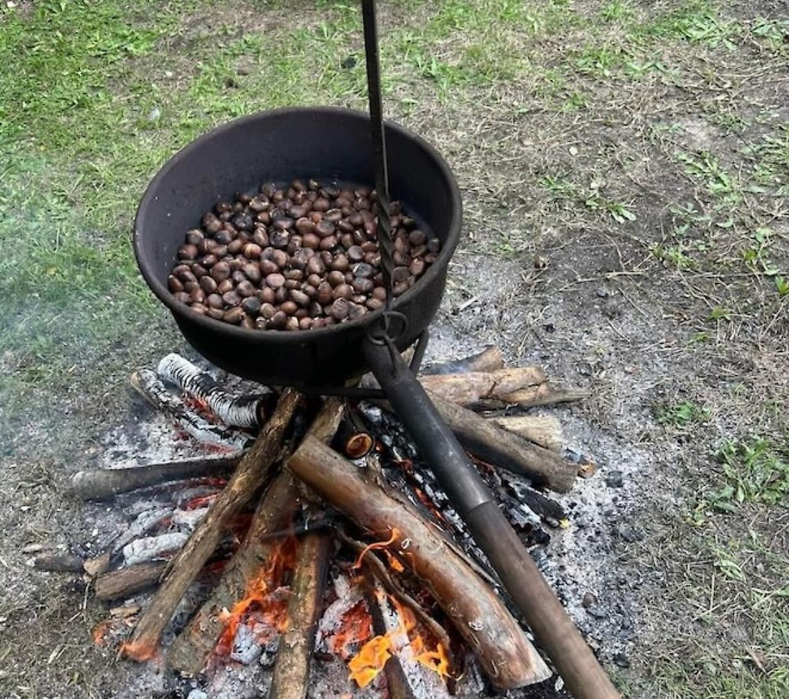 Nonni e Castagne vanno a braccetto per una domenica di festa