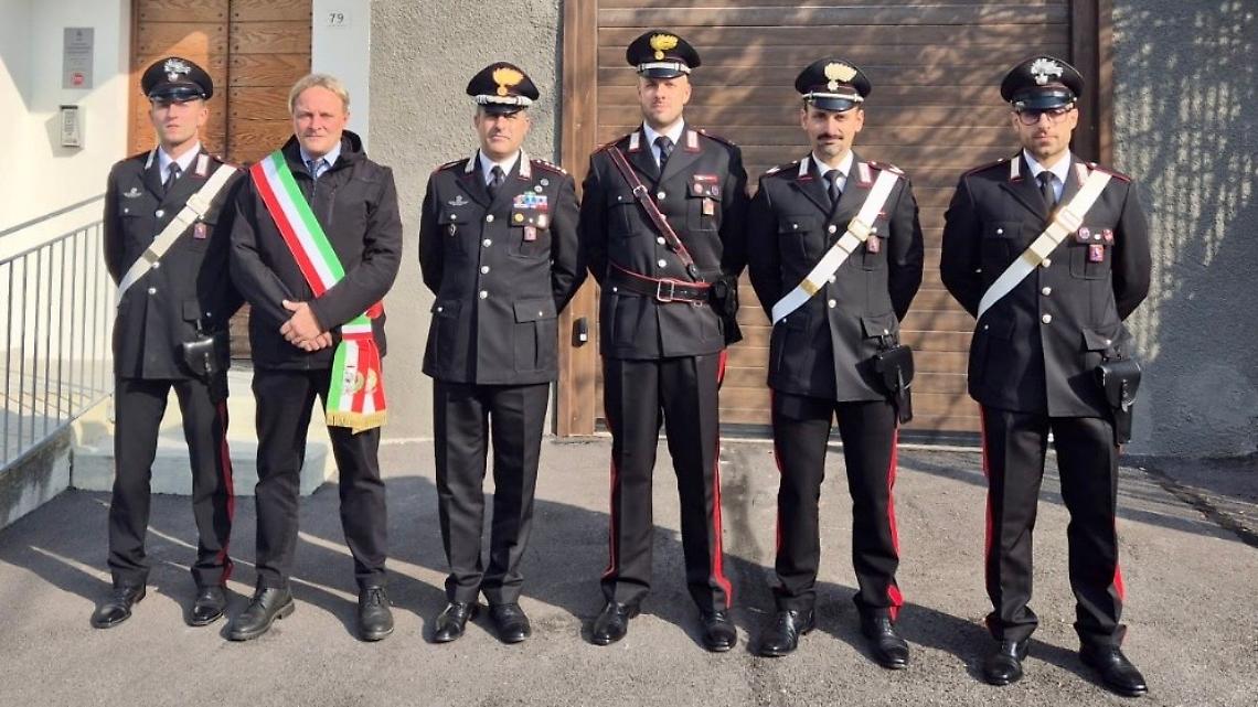 Visita del Colonnello Piras alla Stazione locale dei Carabinieri