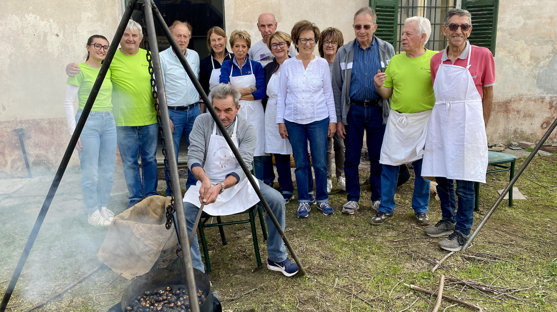 Profumi di tradizione e voglia di stare insieme: successo per la Gran Castagnata 