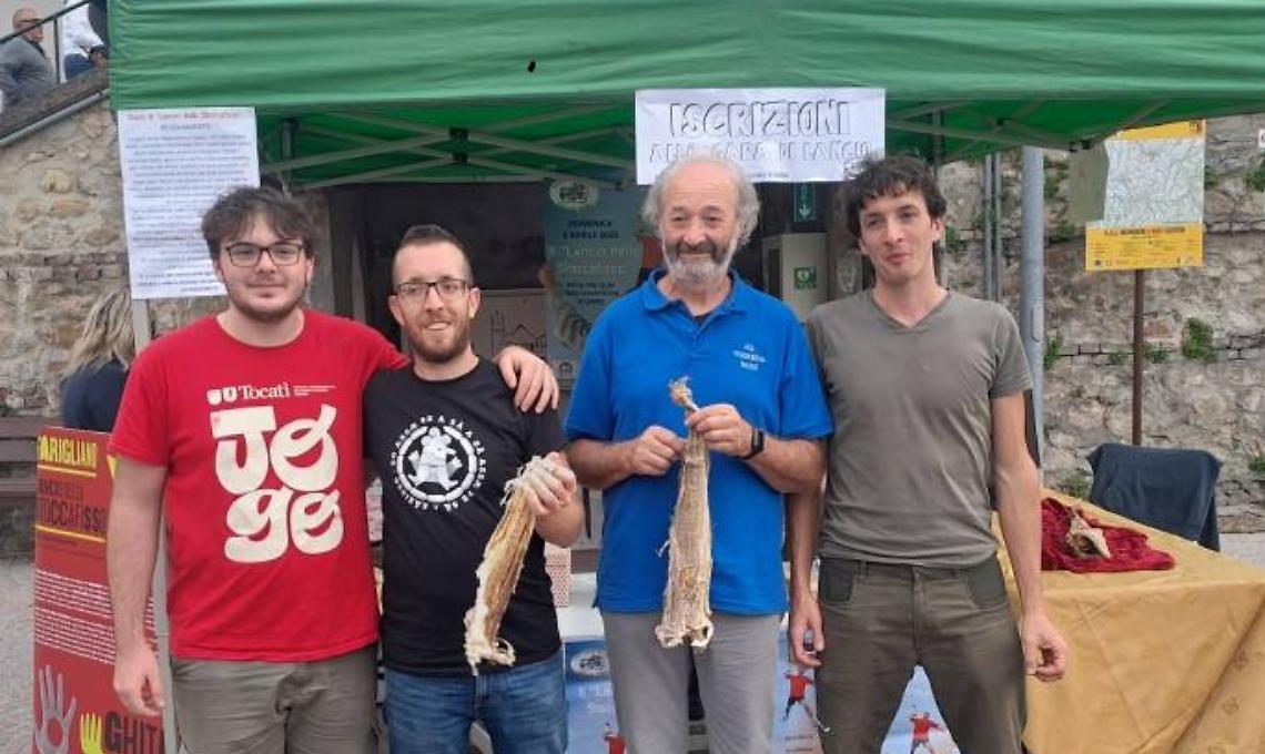 Un paese interno è tornato a giocare per strada, tra le "bije" e il... lancio dello stoccafisso