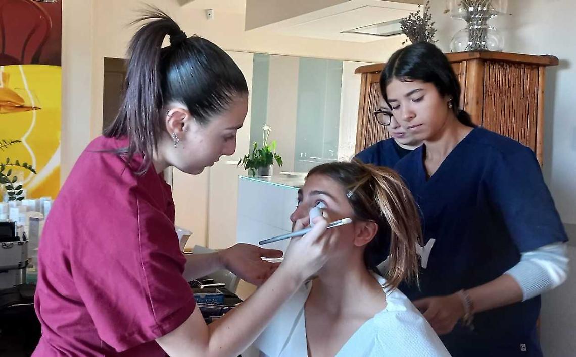 Le regine del backstage: le studentesse del Cfp firmano uno shooting d'autore