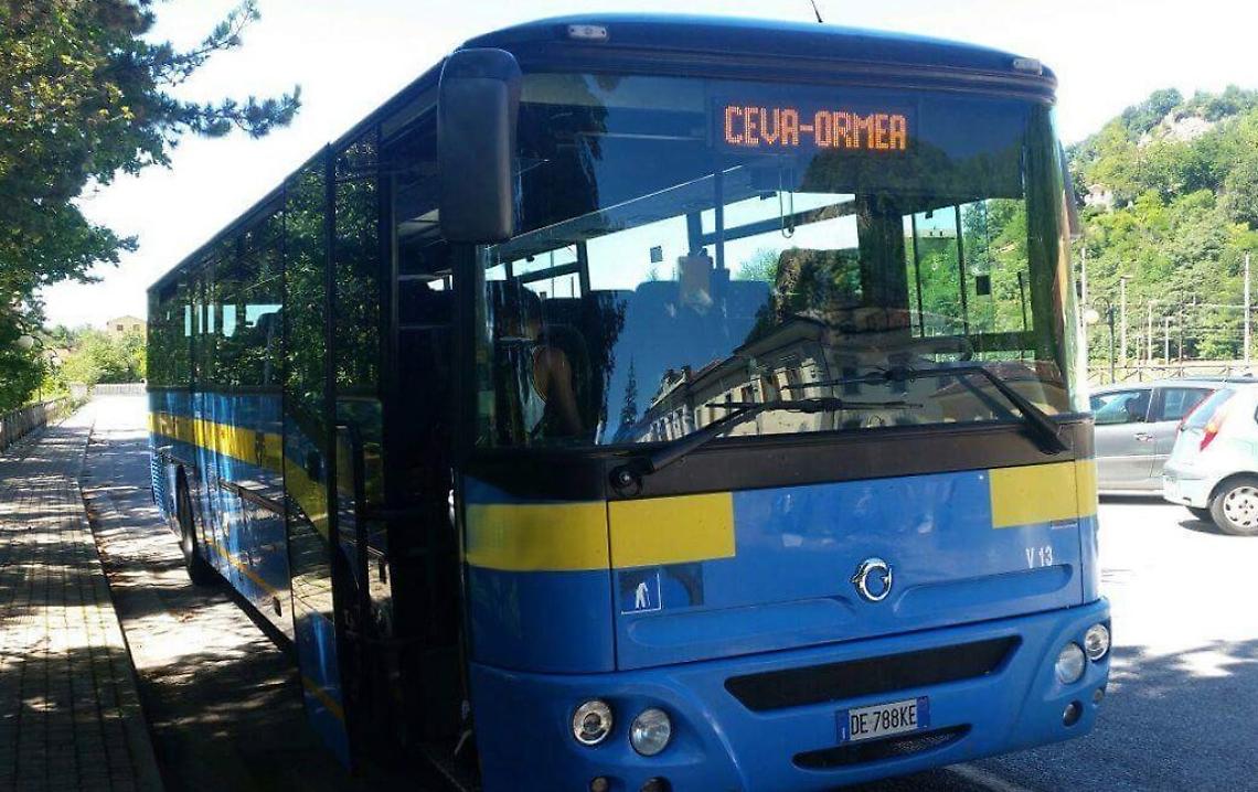 Sequestrati i bus degli studenti in Val Tanaro: la Procura indaga sulla sicurezza