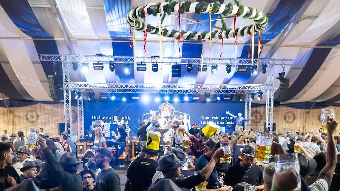 30 navette, 25.000 prenotazioni: il bilancio dell'Oktoberfest 2025
