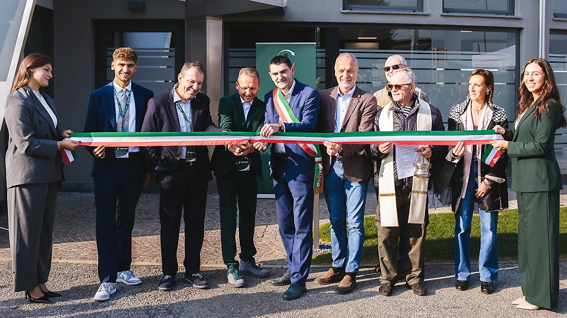Taglio del nastro per Tekform