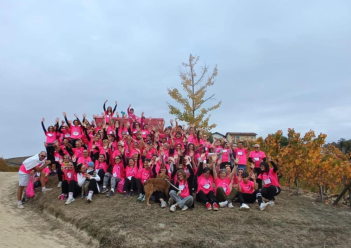 Un fiume rosa tra le colline di Langa: la forza della prevenzione