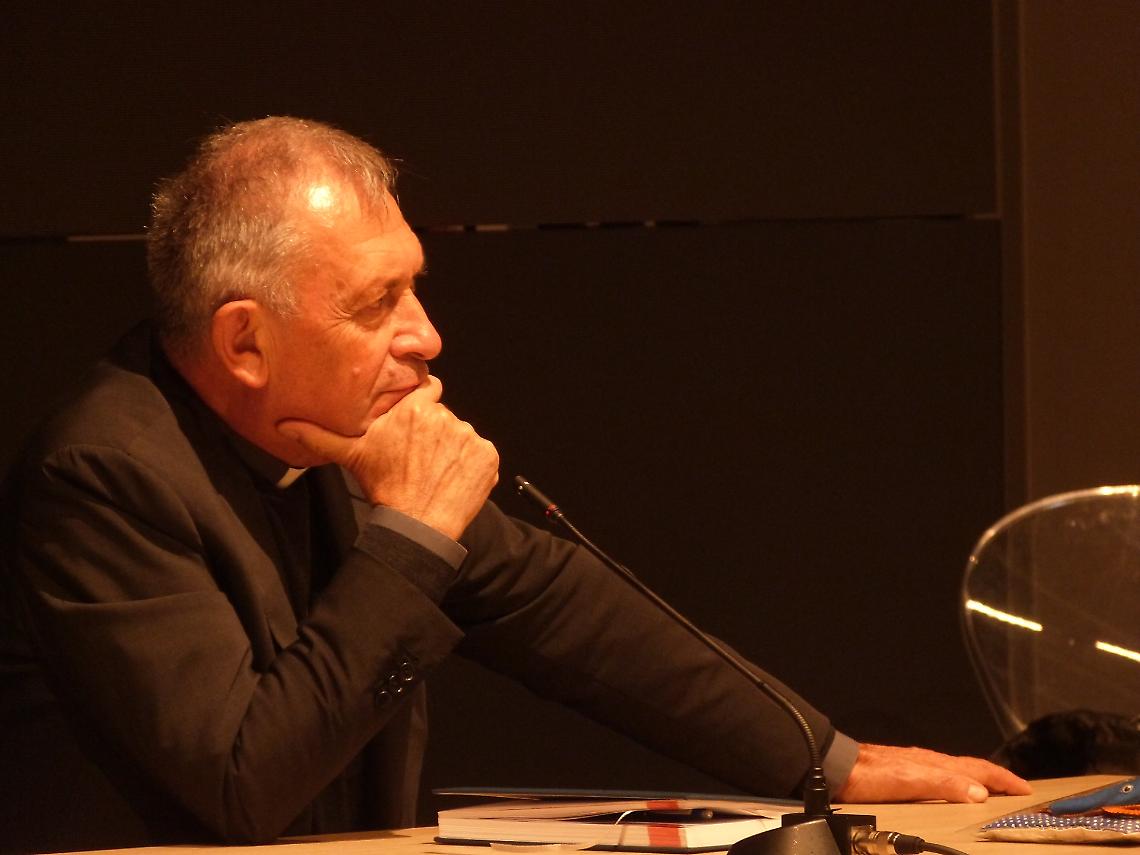 Il vescovo incontra le Associazioni peveragnesi: «Volontariato è gratuità, una bellissima testimonianza. Coinvolgete i giovani»