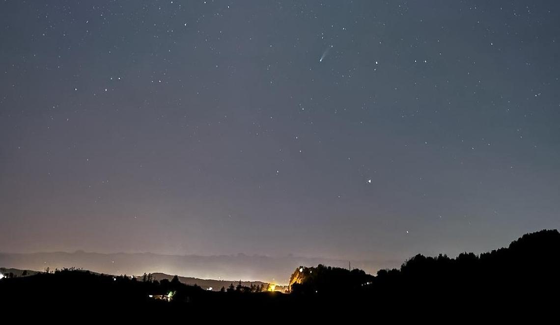 La "cometa verde" sopra il forte di Ceva, nello scatto di Melissa Fontana